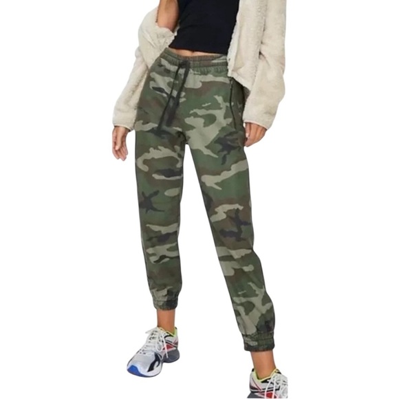 Aritzia Tna Alix High Waisted Elastic Cuff Camo Joggers Size Small - Picture 1 of 15